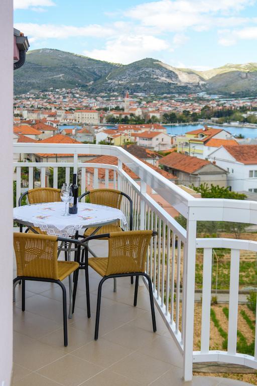Apartments Mijo Trogir Quarto foto